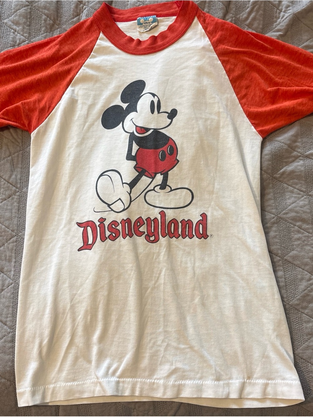 Vntg Mickey Mouse Disneyland White Red Raglan T-Shirt Baseball Small 80s! USA